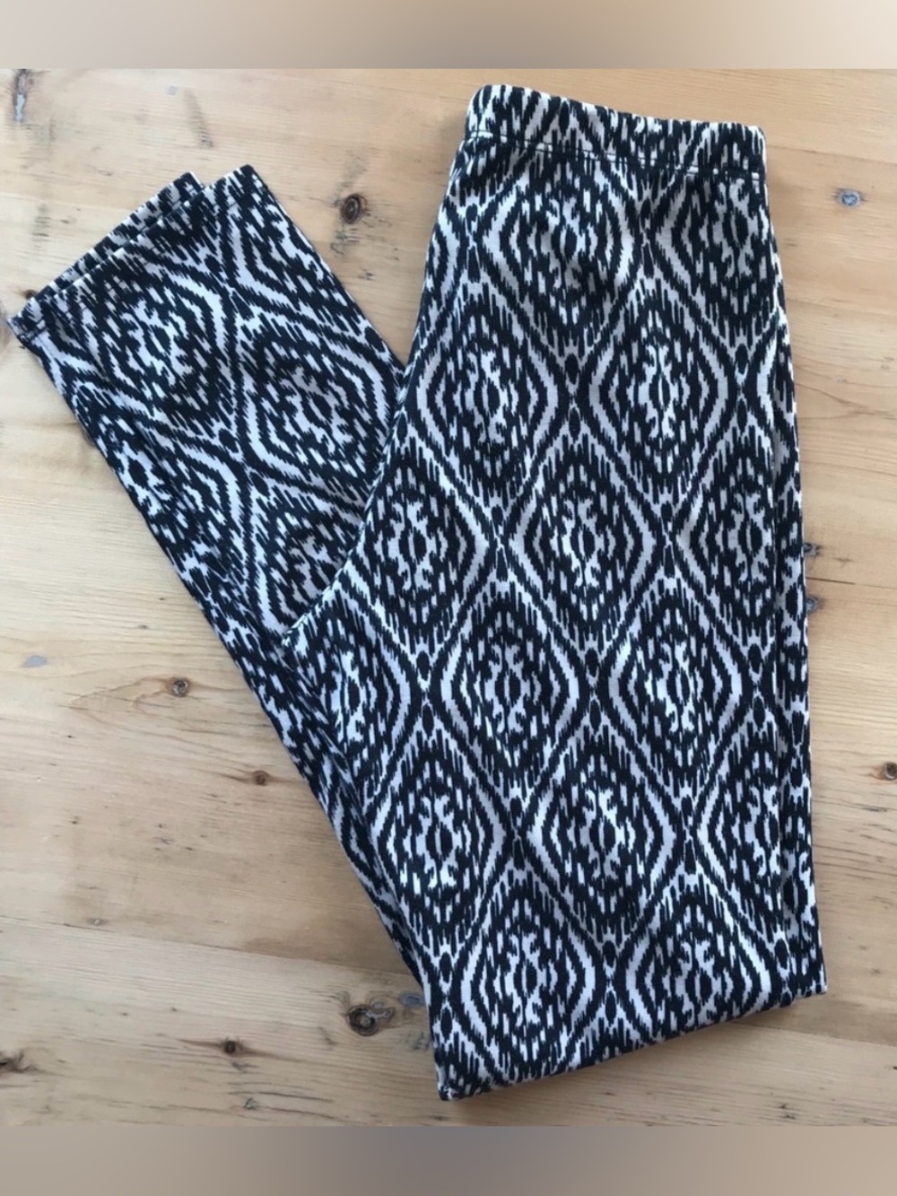 B Jewel black & cream S Aztec leggings